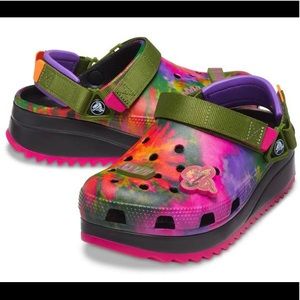 Crocs Classic Hiker Peace Out